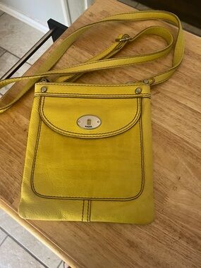 Pre-loved Fossil Yellow Leather Crossbody